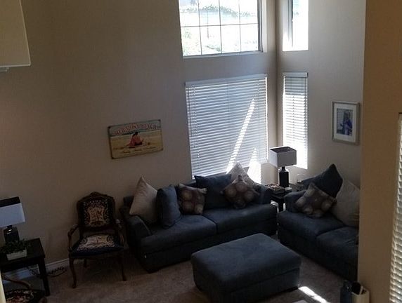 4th image of 23853 Laurelwood Ln