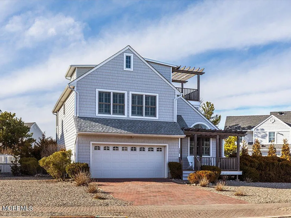 108 Glimmer Glass Cir