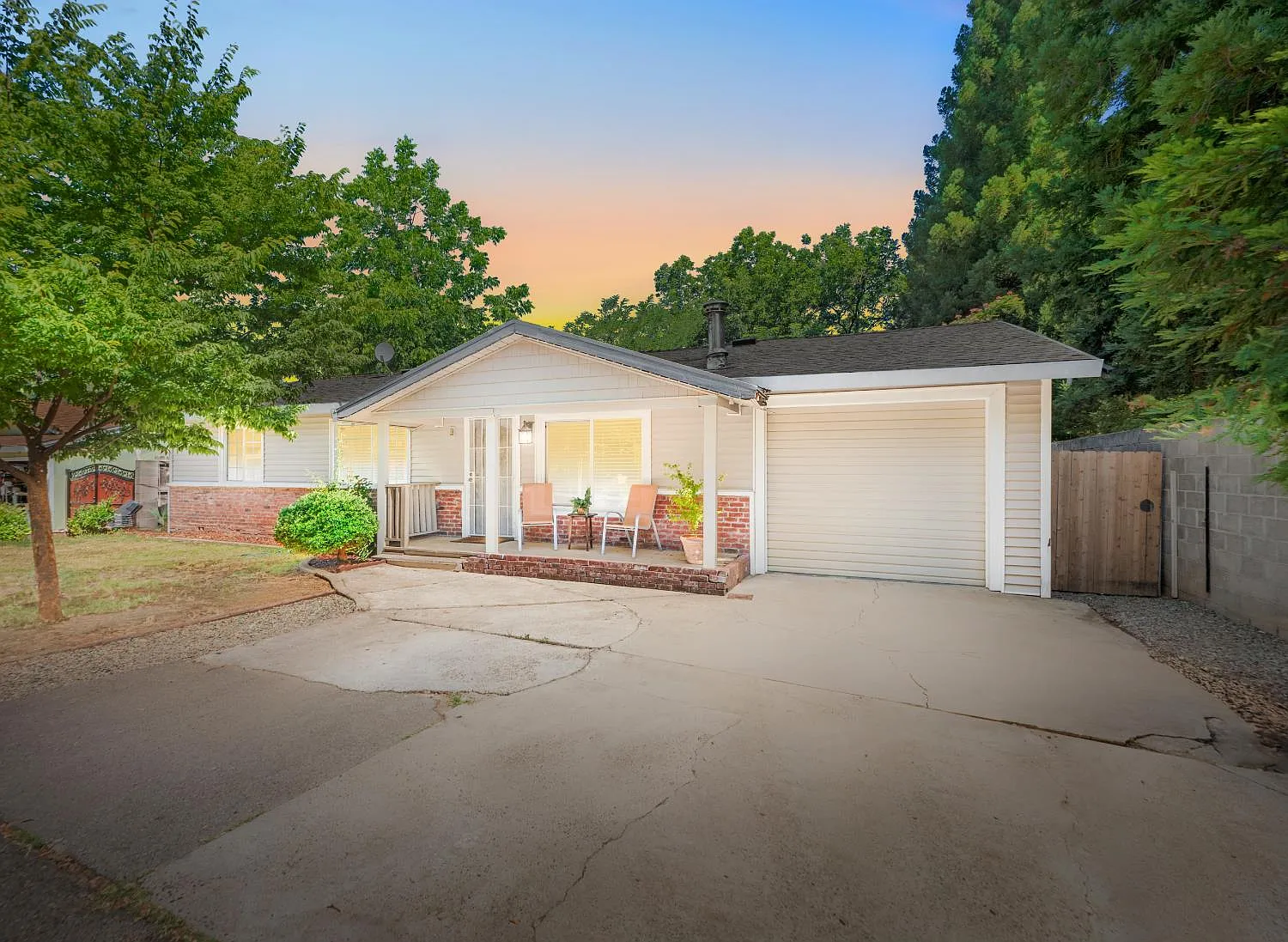 7789 Reno Ln photo 1