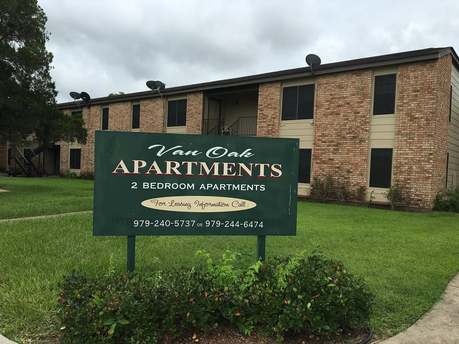 2 bed, 954 sqft, $950 — Photo 2