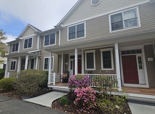 208 Pine St #33, Amherst, MA 01002