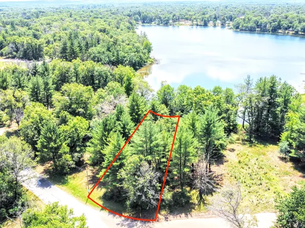 6153 S Delta Pl, Idlewild, MI 49642