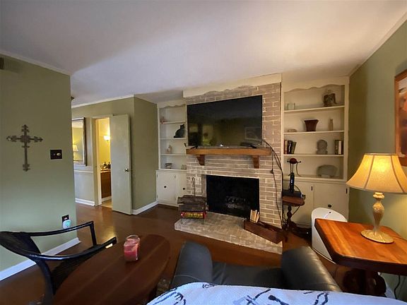 4th image of 4038 Graham Oaks Ct #20