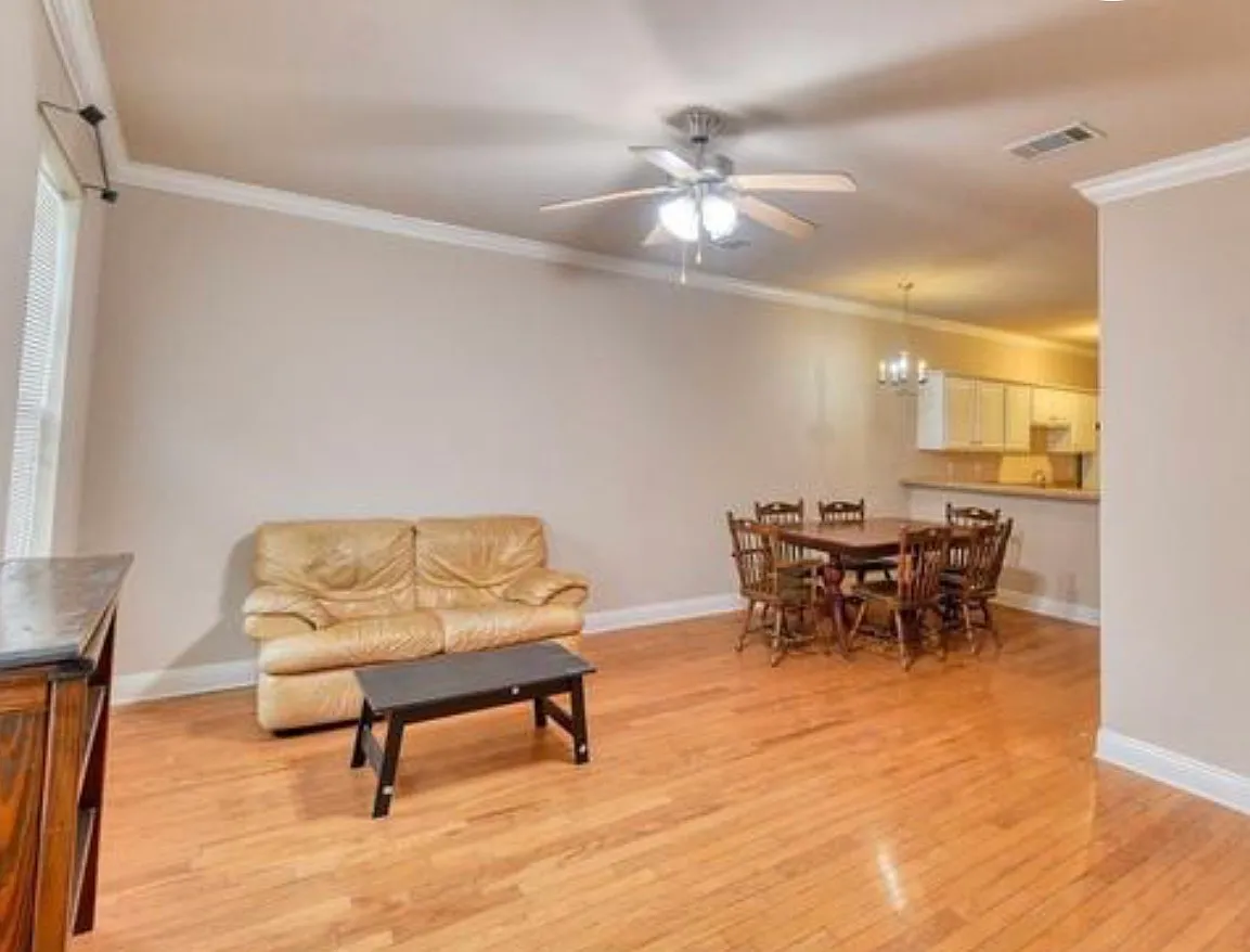 3 bed, 1601 sqft, $1,700 — Photo 3