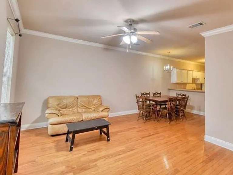5112 Arlington Ct — Photo 3