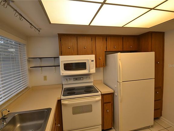 2nd image of 6209 Greenleaf Ln #G