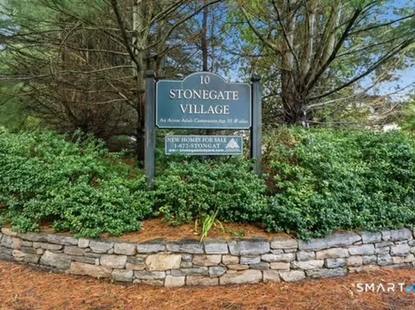 11 Cliff Road, Ledyard, CT 06339