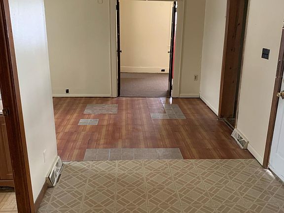 3rd image of 1104 Park St #1R