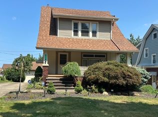 2064 Hillcrest Ave, Cleveland, OH 44109