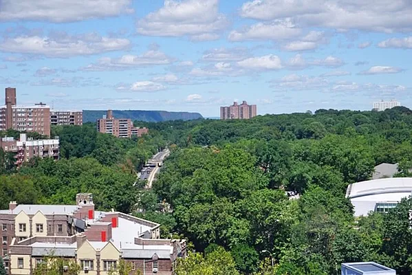 Rented by OOAKB&F INC | media 100