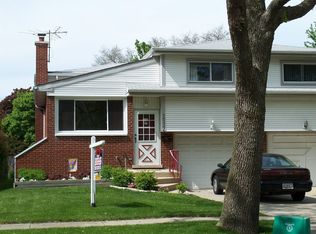 1514 E Lillian Ave, Arlington Heights, IL 60004