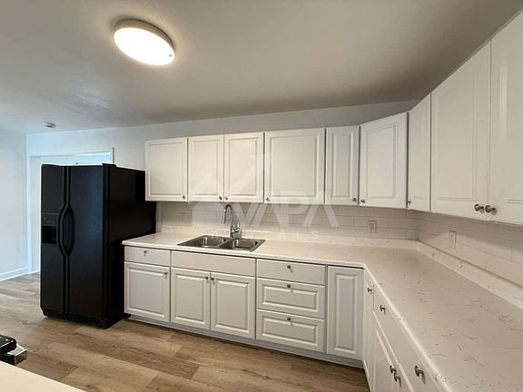 5th image of 4511 Diamondhead Dr