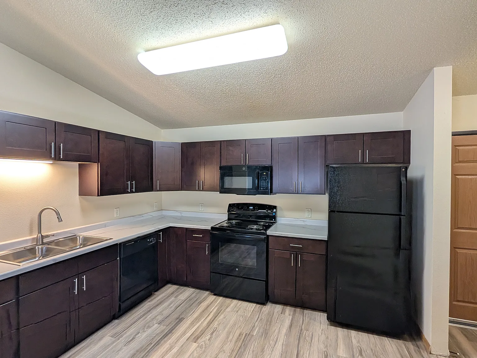 Amber Ridge Apartments — Photo 2