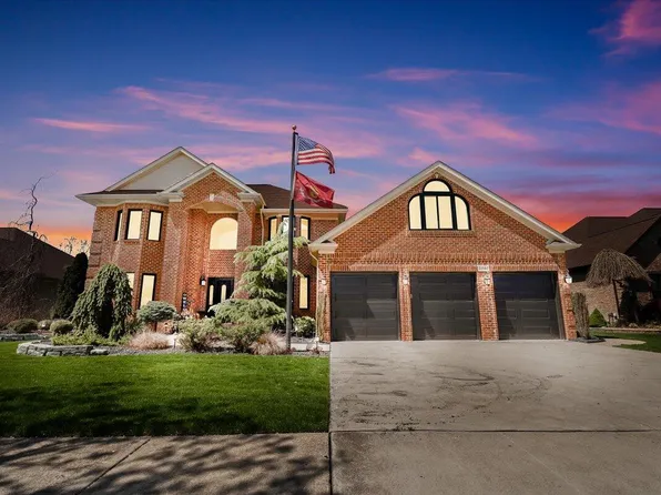 32560 Stefano Dr, Brownstown, MI 48173