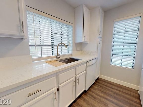 2nd image of 4735 Nara Vista Way Unit 103