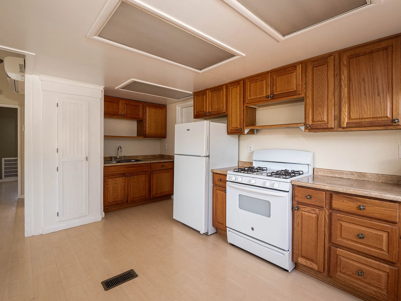 2 bed, 800 sqft, $1,850 — Photo 3