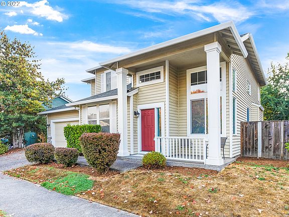 2nd image of 1055 NE Creeksedge Dr