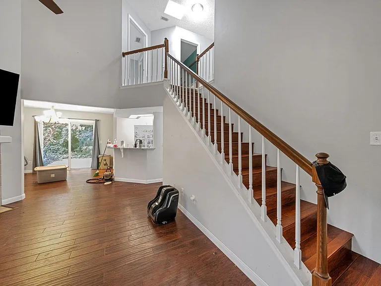 2758 Waymeyer Dr — Photo 9