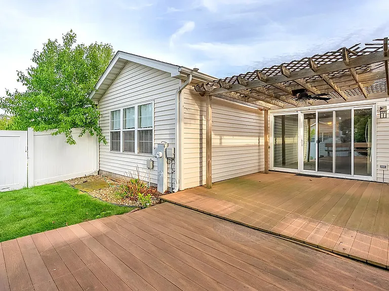 1742 Dogwood Dr — Photo 8