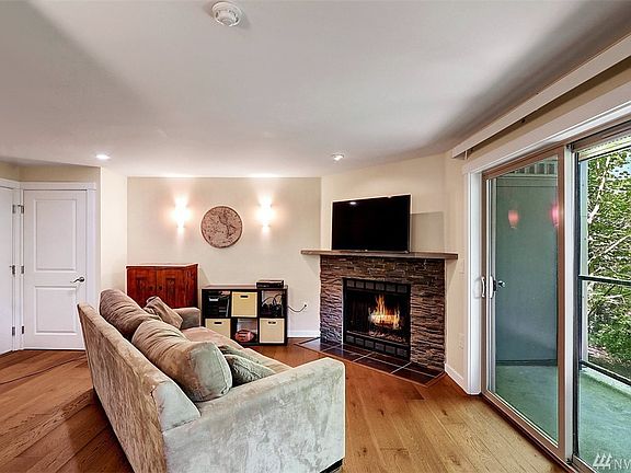 3rd image of 15155 NE 82nd St Unit 102