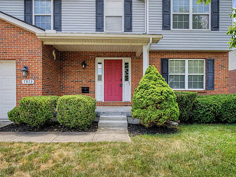 7973 Seabury Ct — Photo 3