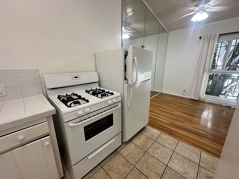 9017 Harratt St in the Heart of West Hollywood! — Photo 29