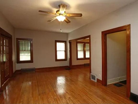 3rd image of 2500 B St