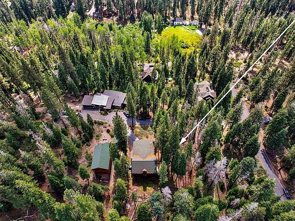 5th image of 880 Sunny Dr