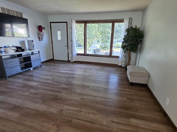2nd image of 7147 Aylesworth Ave