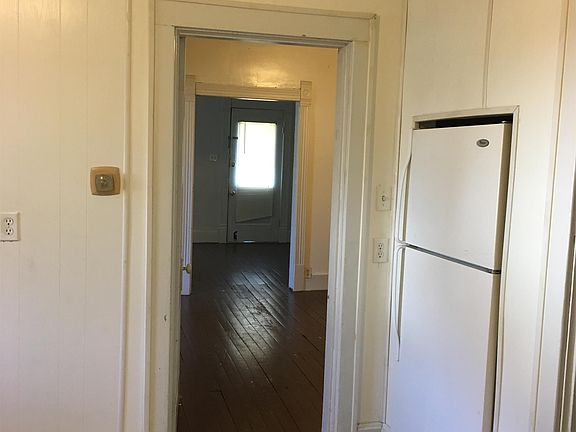 5th image of 19 Hudson Ave APT 1