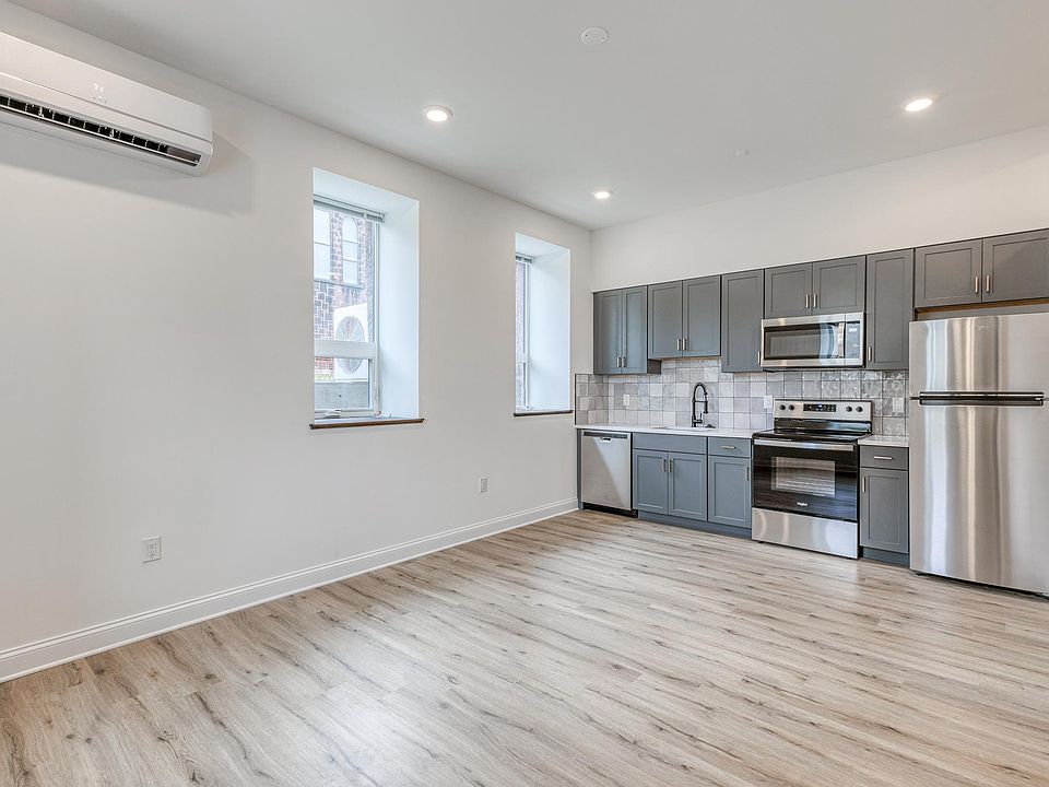 1st image of 141 Krams Ave #2