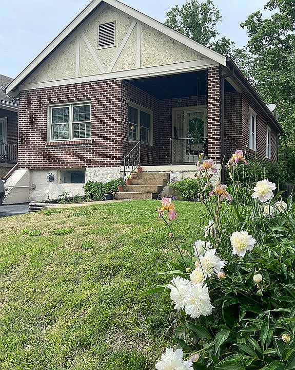 1st image of 513 W Woodbine Ave
