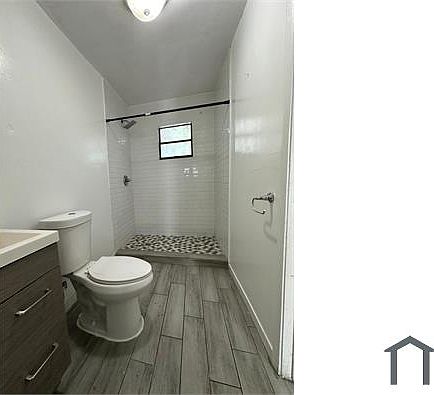 5th image of 1415 NW 34th St #3
