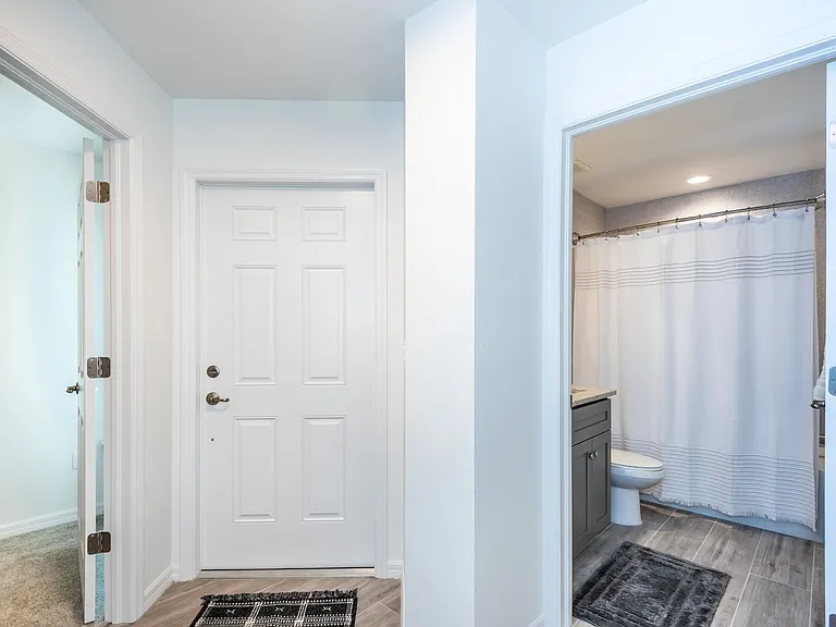 215 Lewis Cir #111 — Photo 31