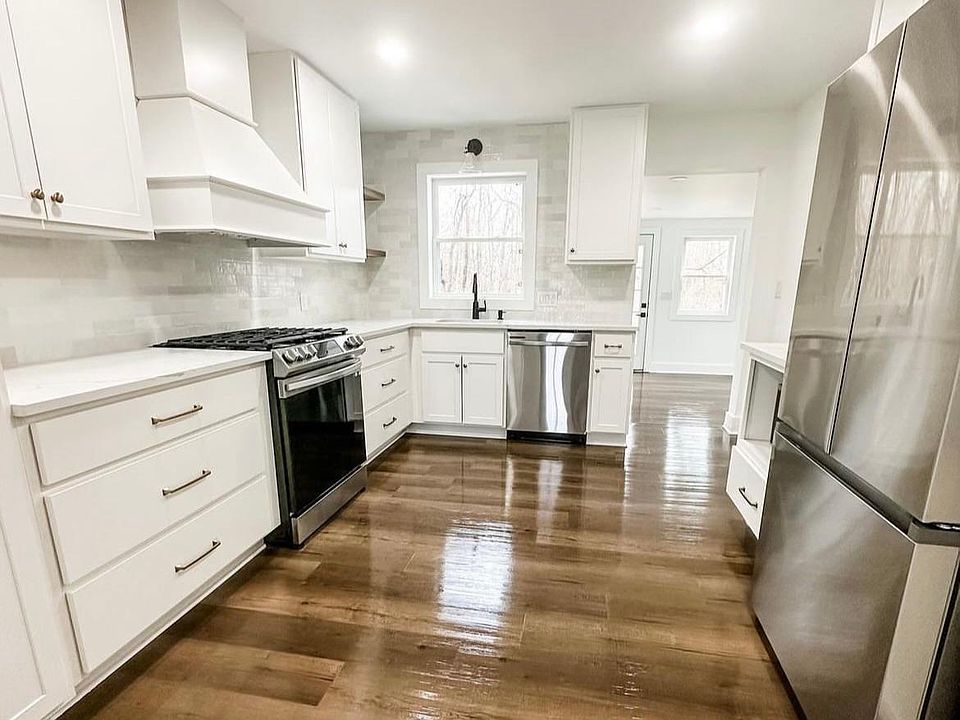 1st image of 87 Hyde Blvd