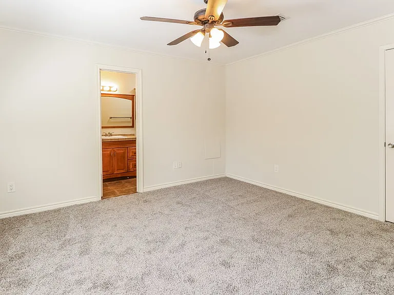 84 Fallshire Dr — Photo 9