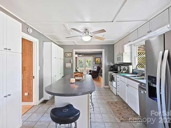 4th image of 31 Abbott Moore Rd