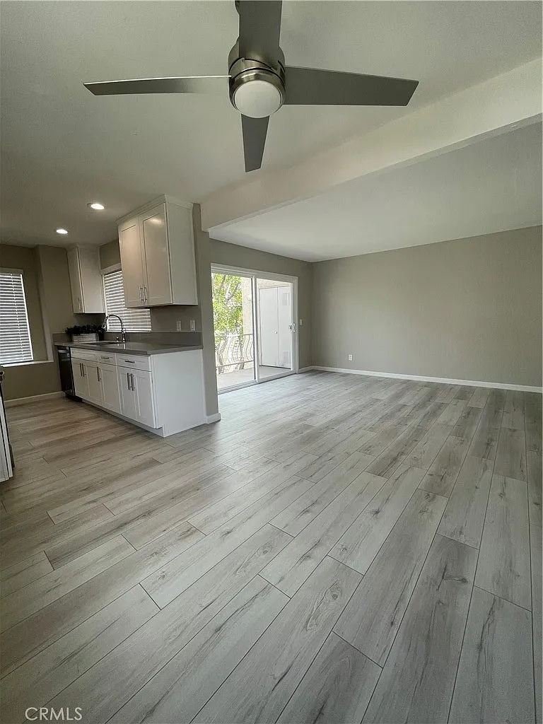 2 bed, 912 sqft, $3,000 — Photo 4
