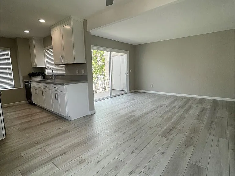 10855 Camino Ruiz #34 — Photo 4