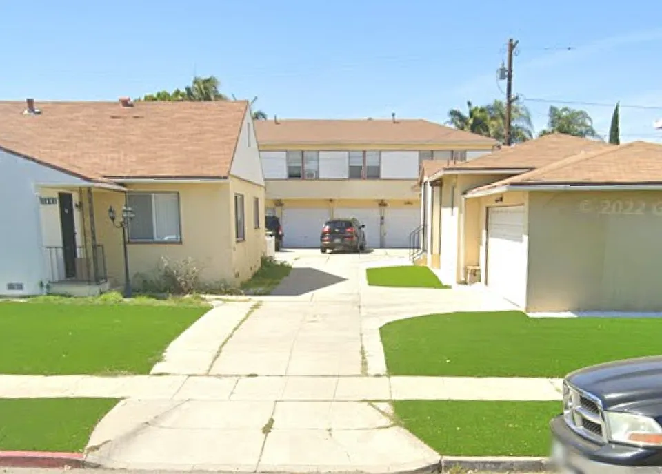 1051 E Hyde Park Blvd #1055
