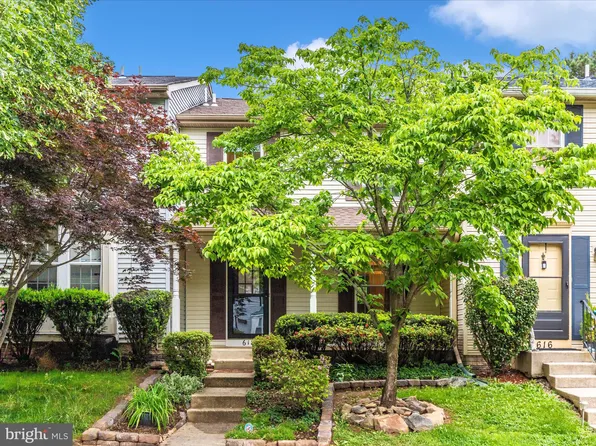 618 Coral Reef Dr, Gaithersburg, MD 20878