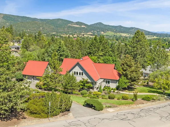 120 Wells Fargo Dr, Jacksonville, OR 97530