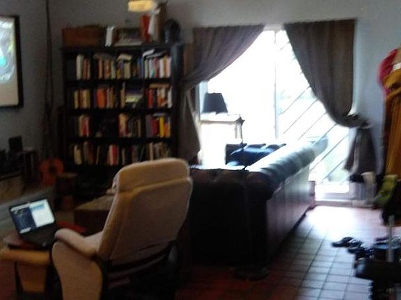 4th image of 311 N Randolph St #1R