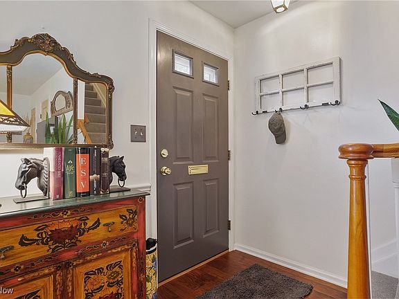 2nd image of 1239 Ashford Ln