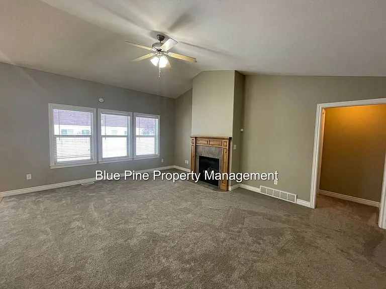 3601 Delaware Ave — Photo 4