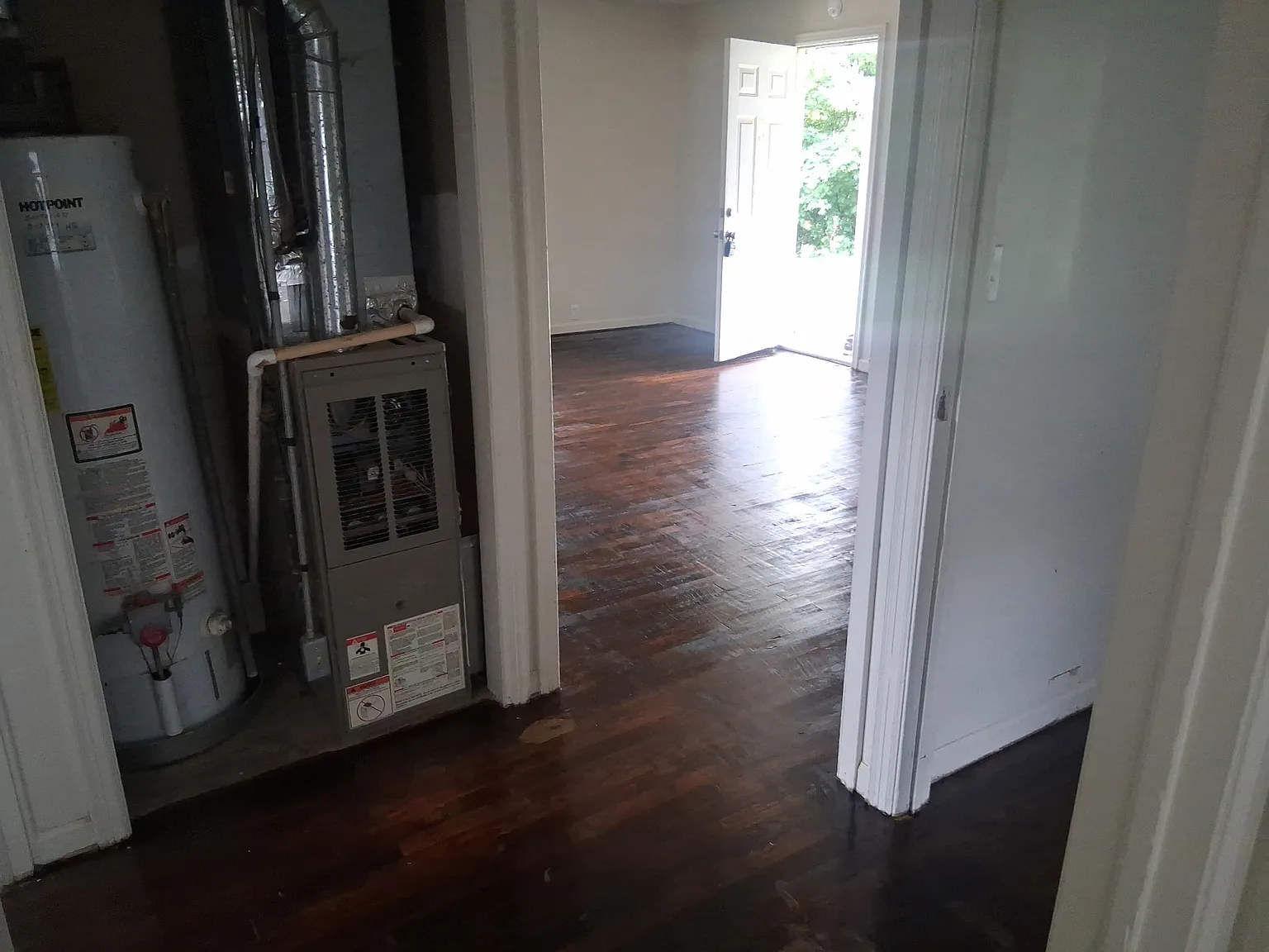 2 bed, 1000 sqft, $1,250 — Photo 4