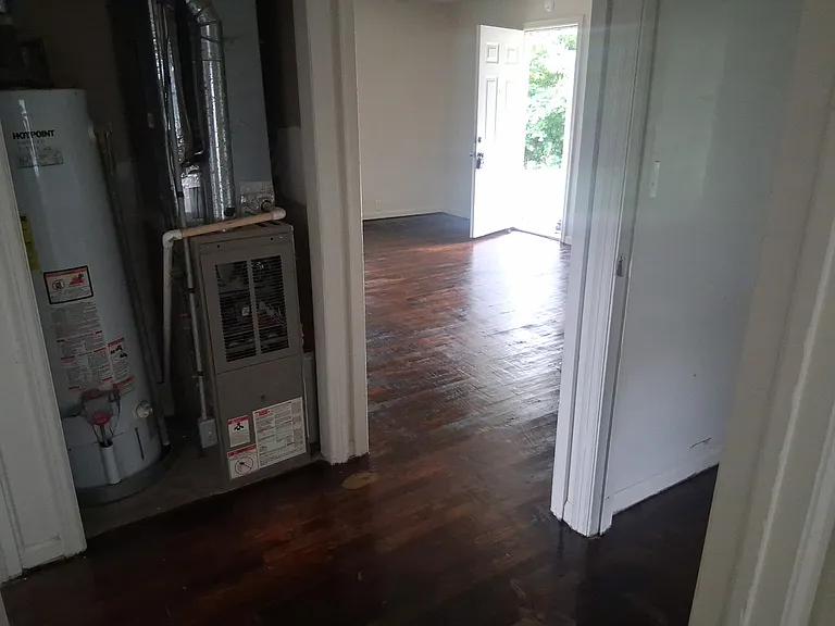 1003 S Grand Ave — Photo 4