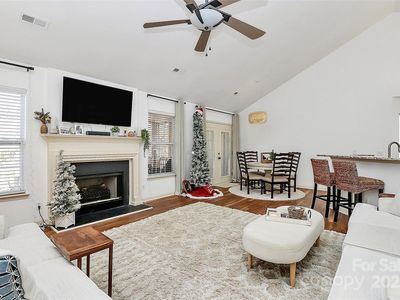 13217 Peacock Ln, Charlotte, NC, 28215