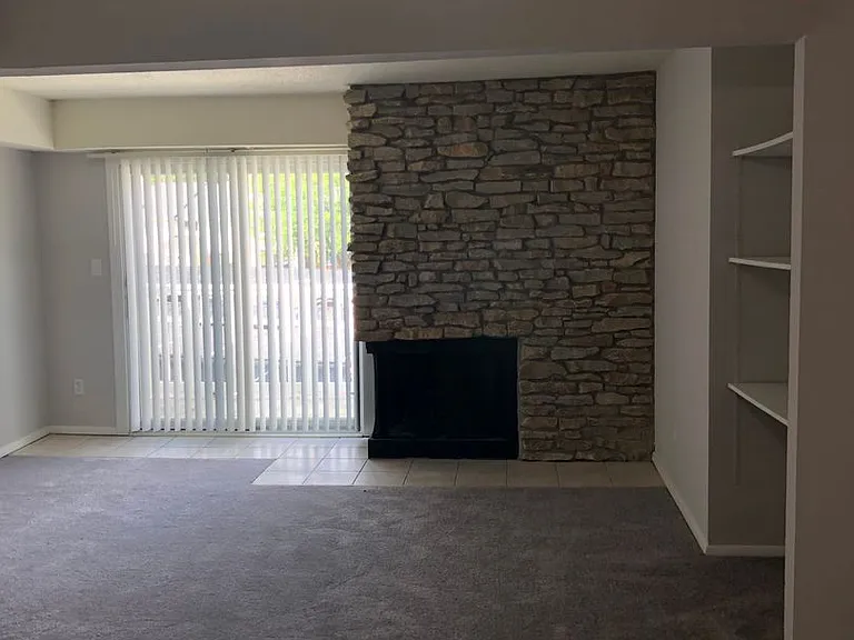 Coventry Court West Apartments — Photo 73