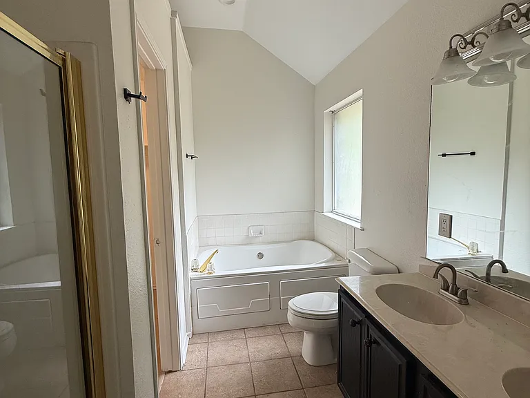 820 Hillside Dr — Photo 8